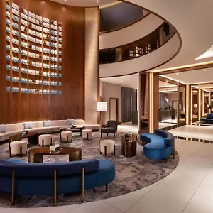 sheraton-warsaw-hotel.warsawhotelspoland.com/